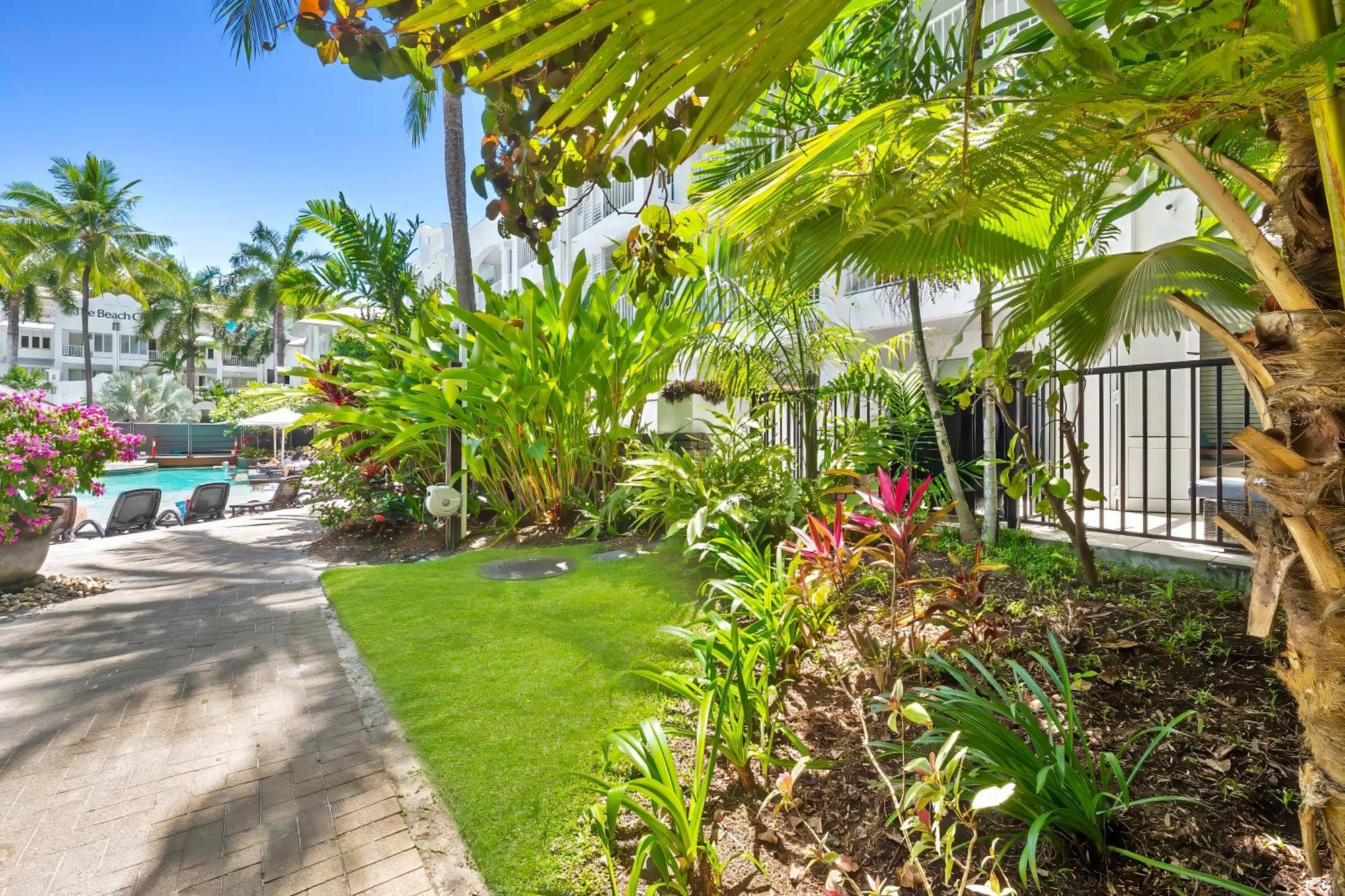 Elysium Private Apartments At Beach Club & Spa Palm Cove Exterior photo