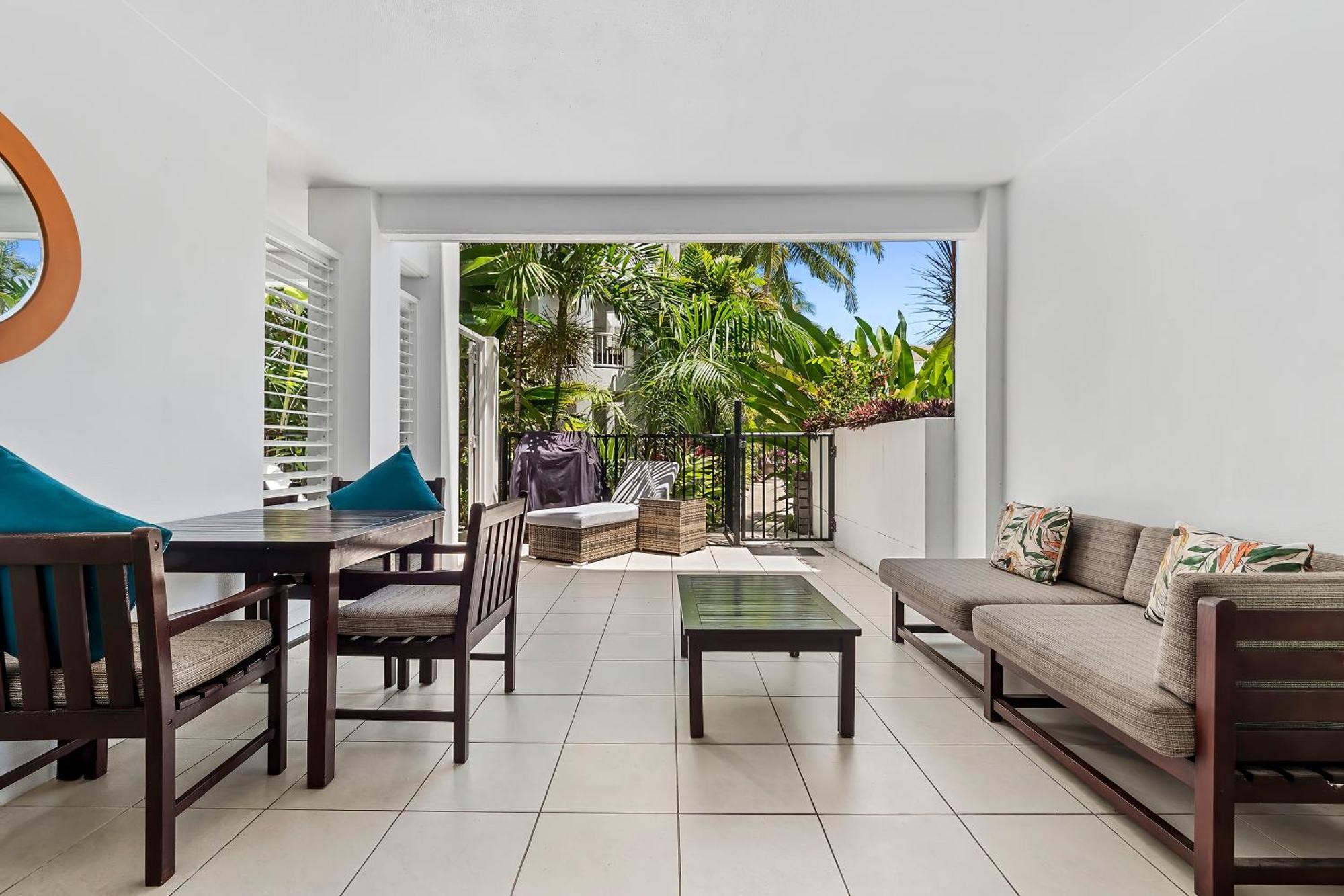 Elysium Private Apartments At Beach Club & Spa Palm Cove Exterior photo