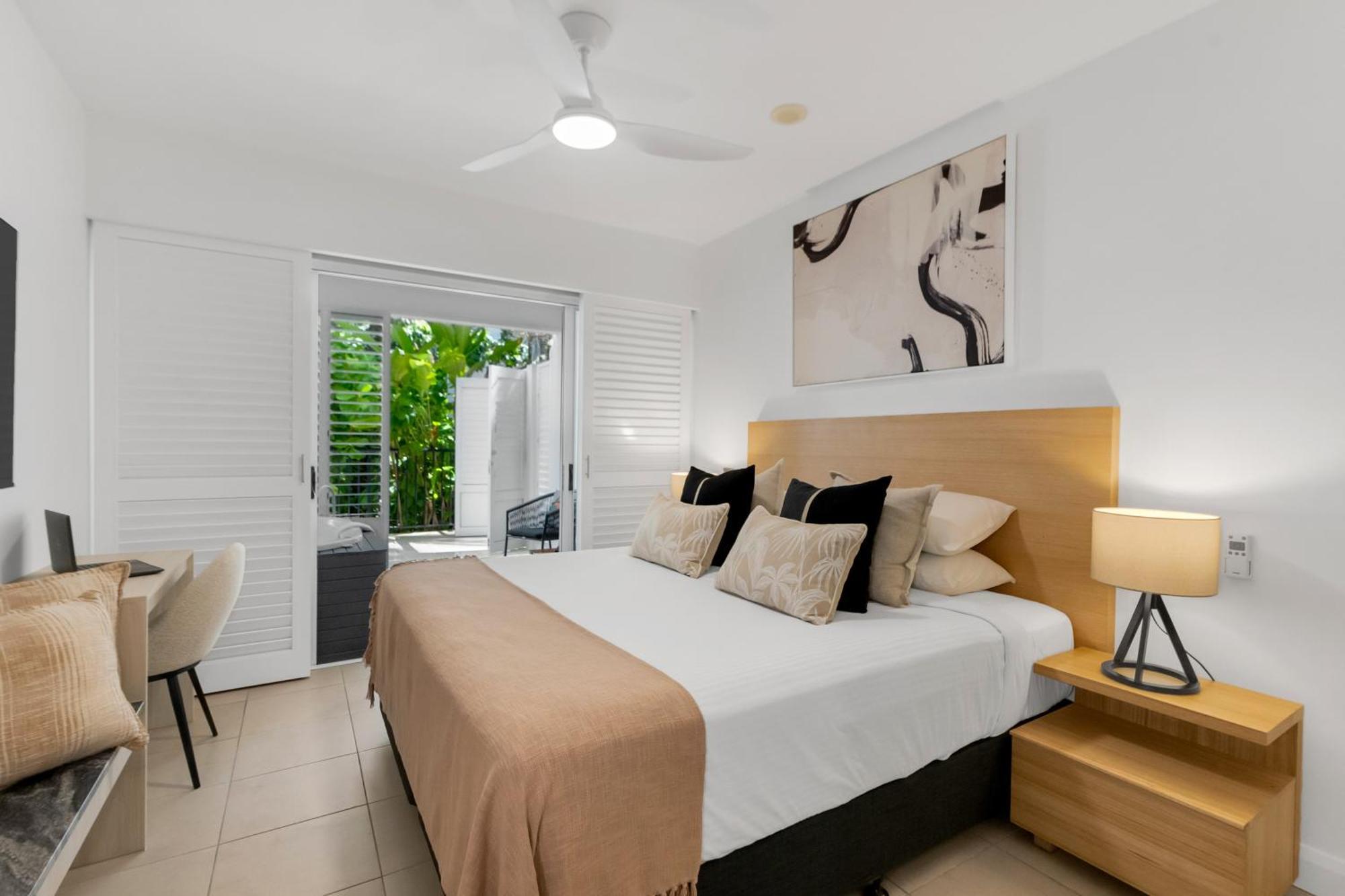 Elysium Private Apartments At Beach Club & Spa Palm Cove Exterior photo